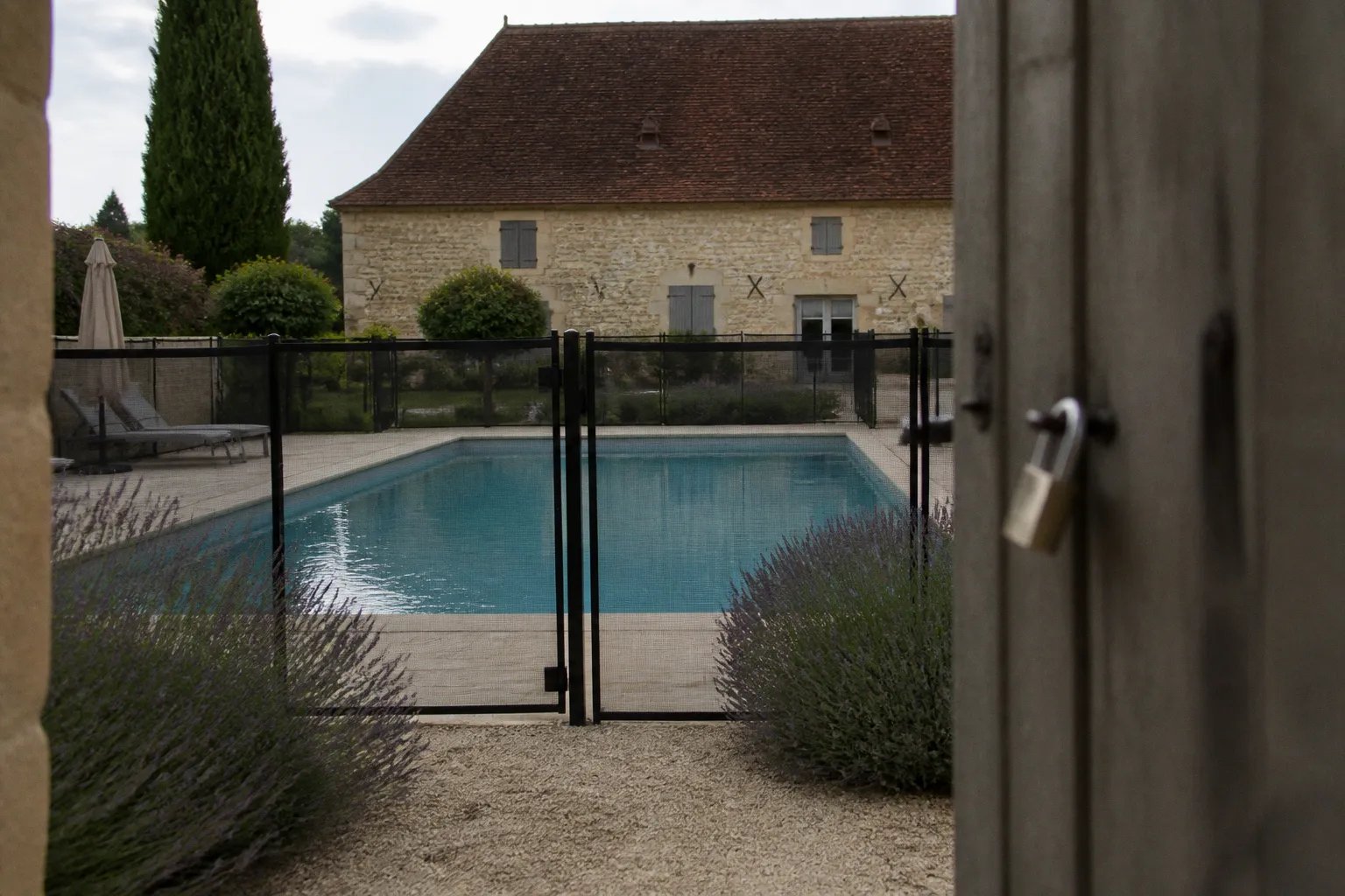French barn rentals: a pre-booking safety checklist